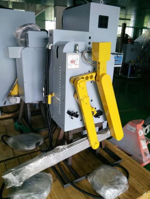 Die Casting Machine Automatic Ladling Machine.JPG